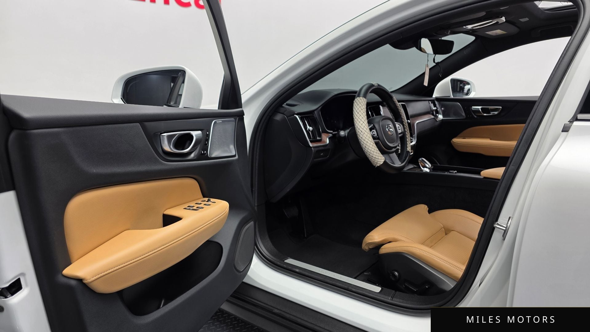 Volvo V60 크로스컨트리 2023 — миниатюра 13