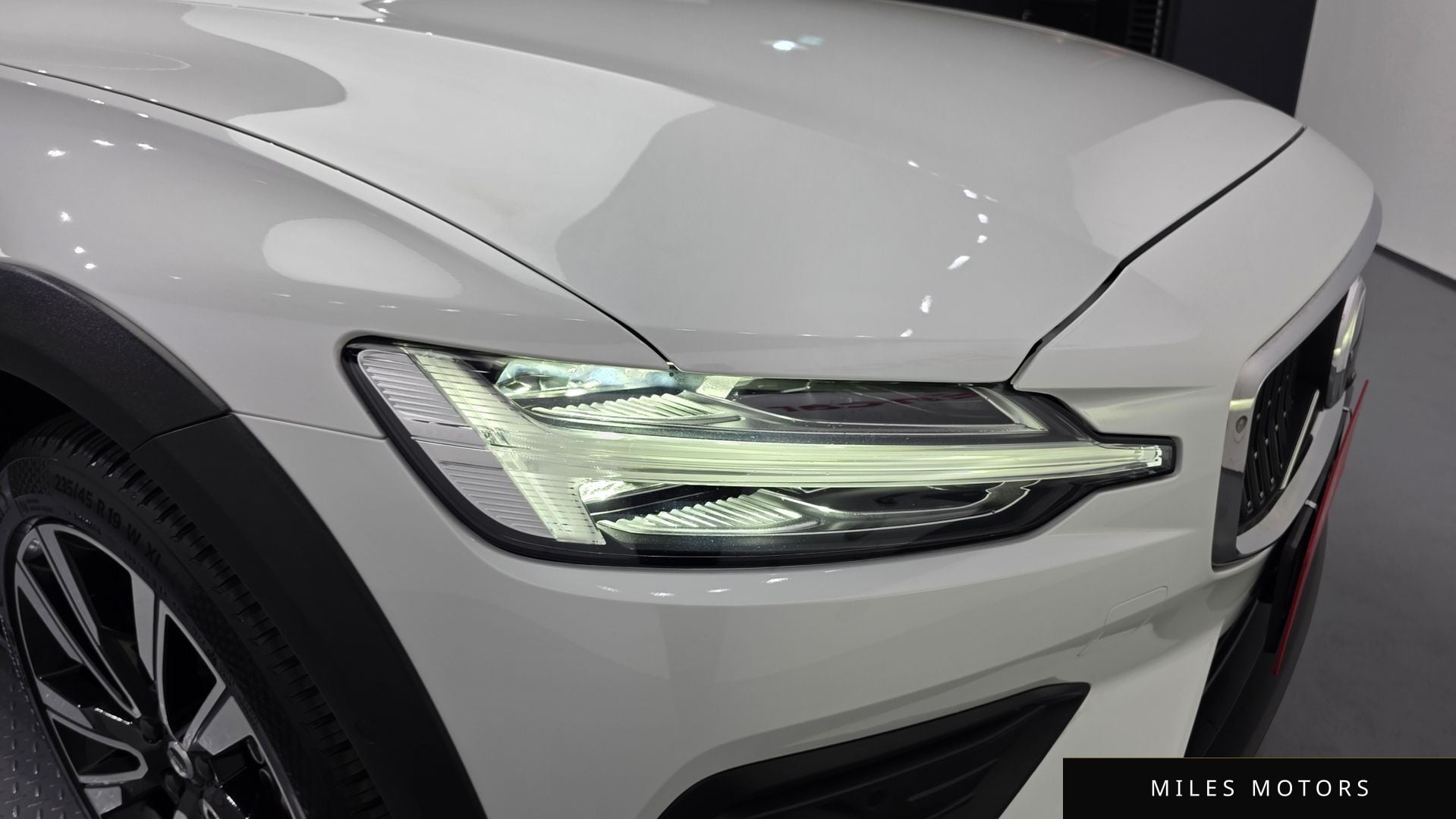 Volvo V60 크로스컨트리 2023 — миниатюра 8
