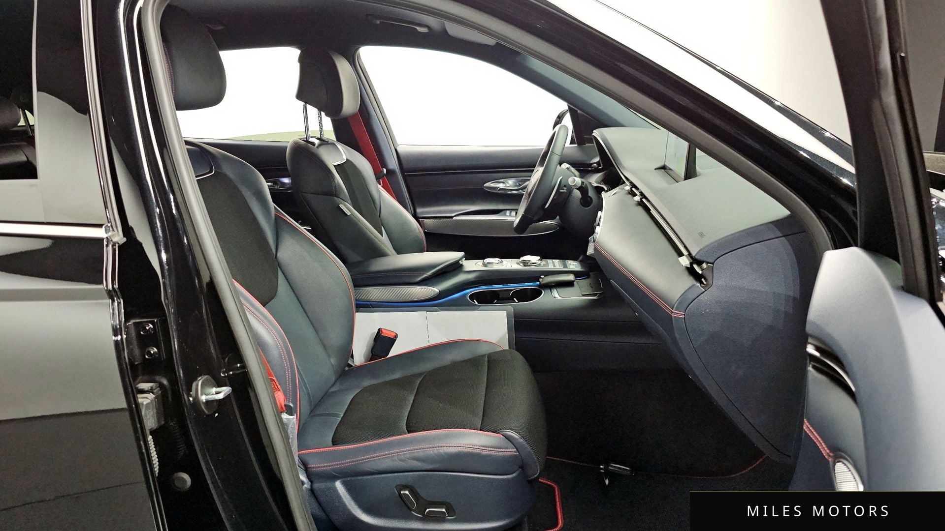 Genesis GV70 2024 — миниатюра 18
