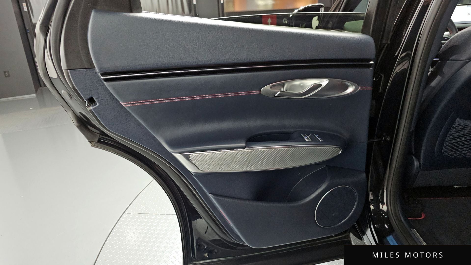 Genesis GV70 2024 — миниатюра 15