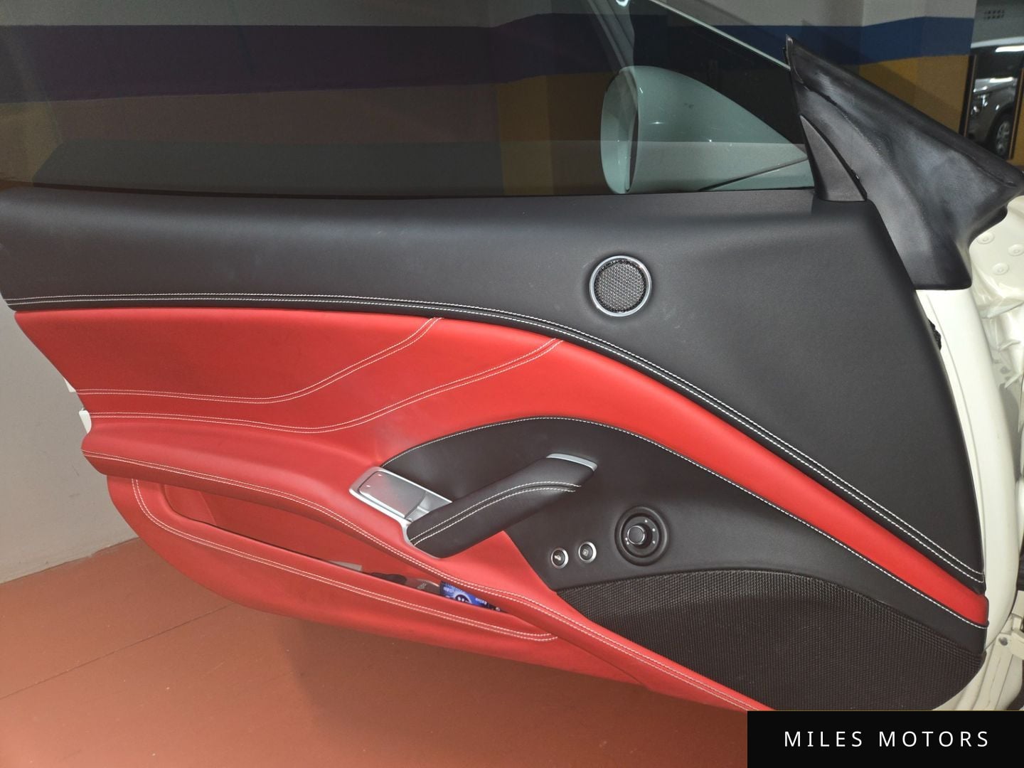 Ferrari 캘리포니아 2016 — миниатюра 10