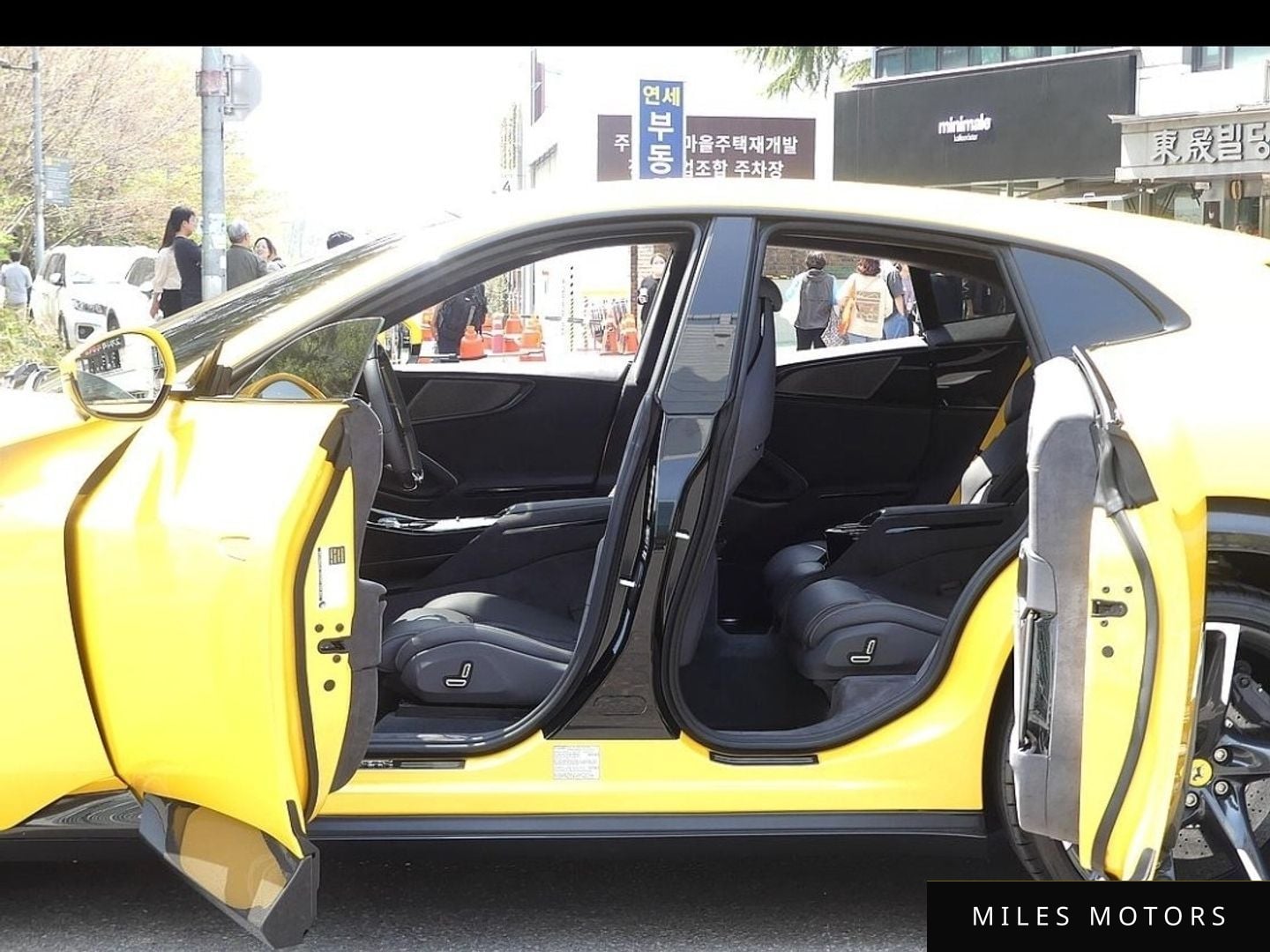 Ferrari 푸로산게 2025 — миниатюра 12