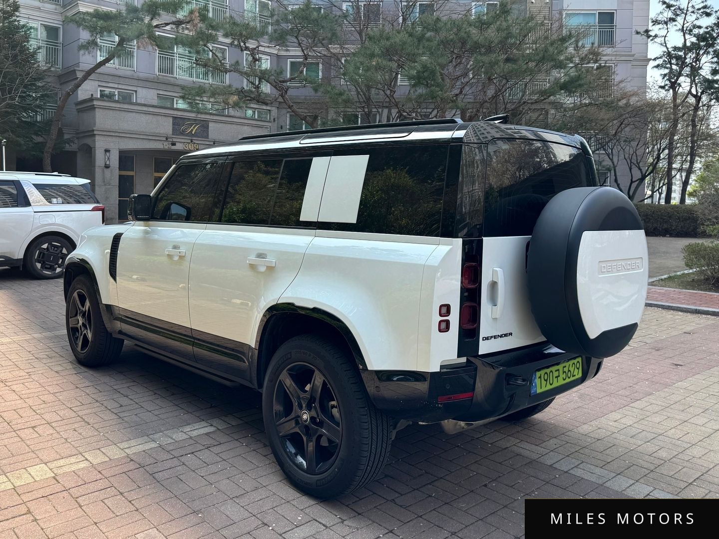 Land Rover Defender 2025 — миниатюра 6
