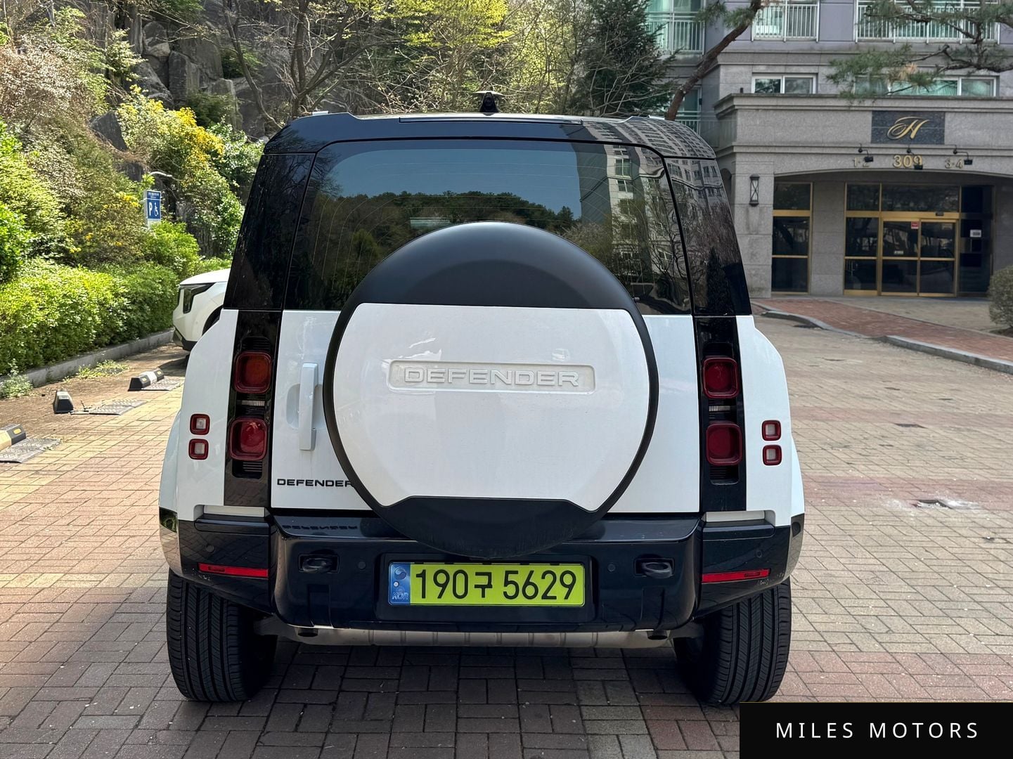 Land Rover Defender 2025 — миниатюра 8