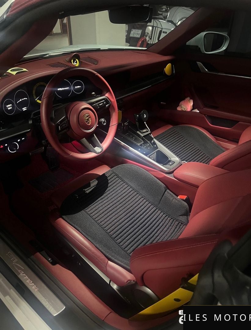 Porsche 911 (992) 2024 — миниатюра 9