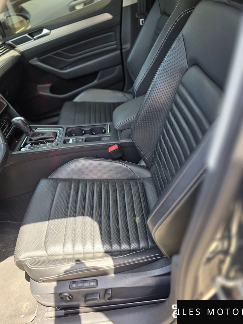 Volkswagen Passat 2022 — миниатюра 10