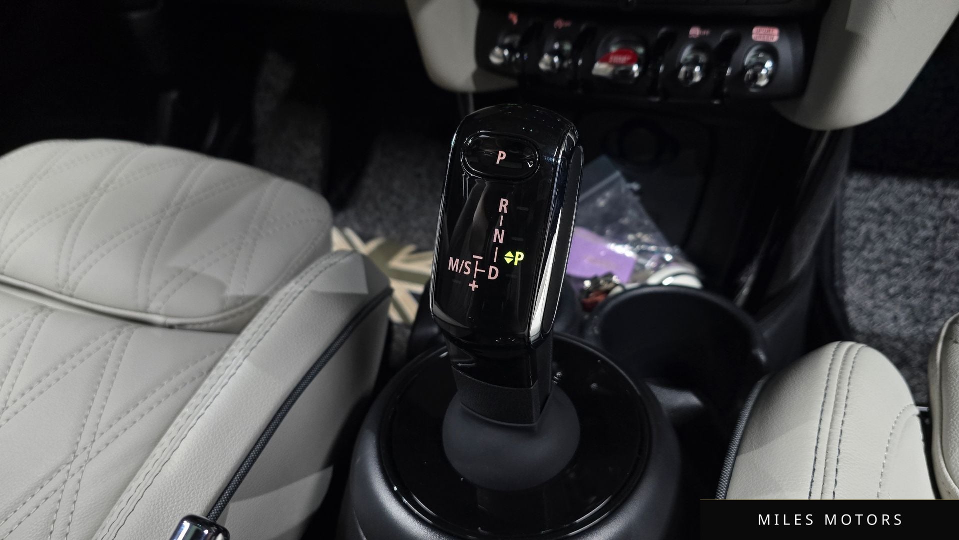 MINI 쿠퍼 S 2023 — миниатюра 11