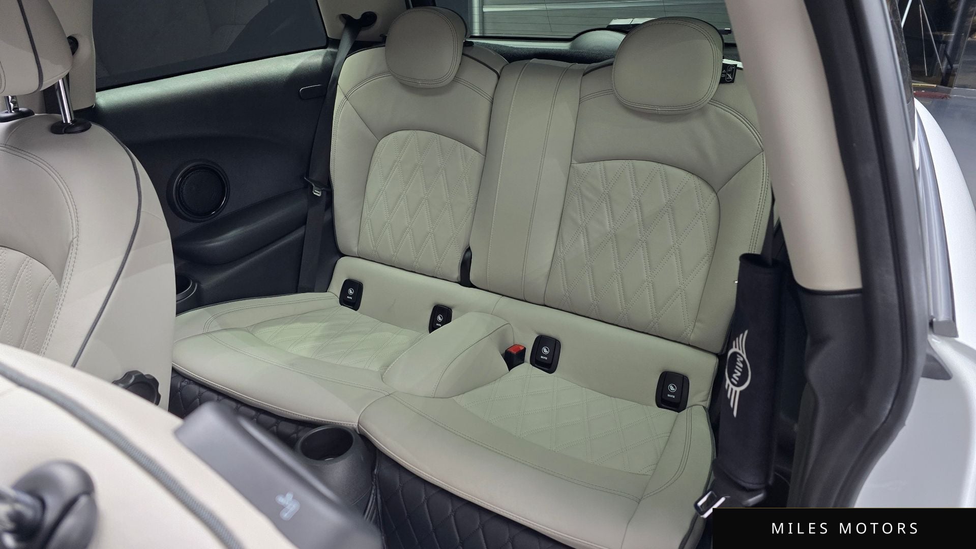 MINI 쿠퍼 S 2023 — миниатюра 18