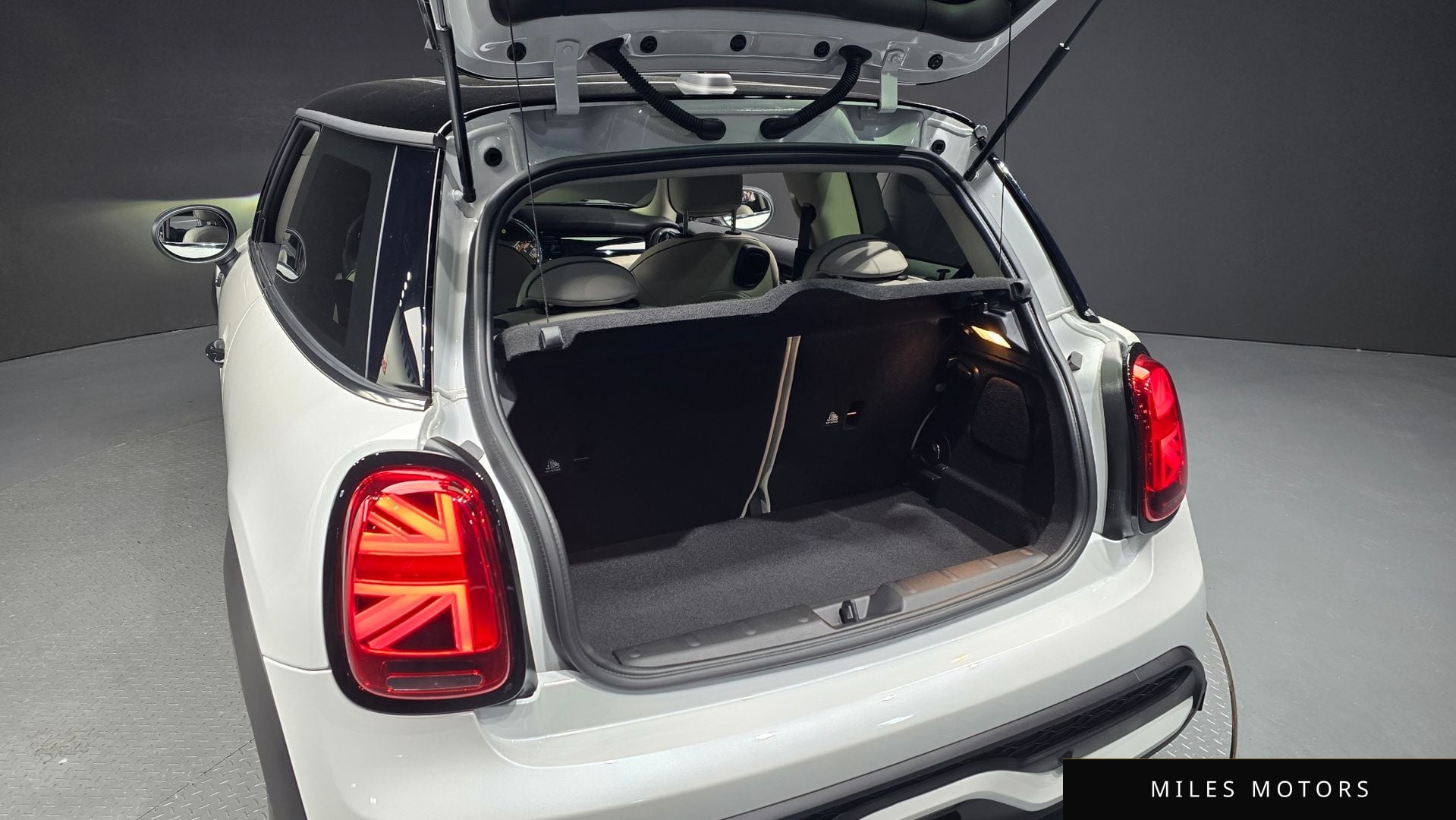 MINI 쿠퍼 S 2023 — миниатюра 26