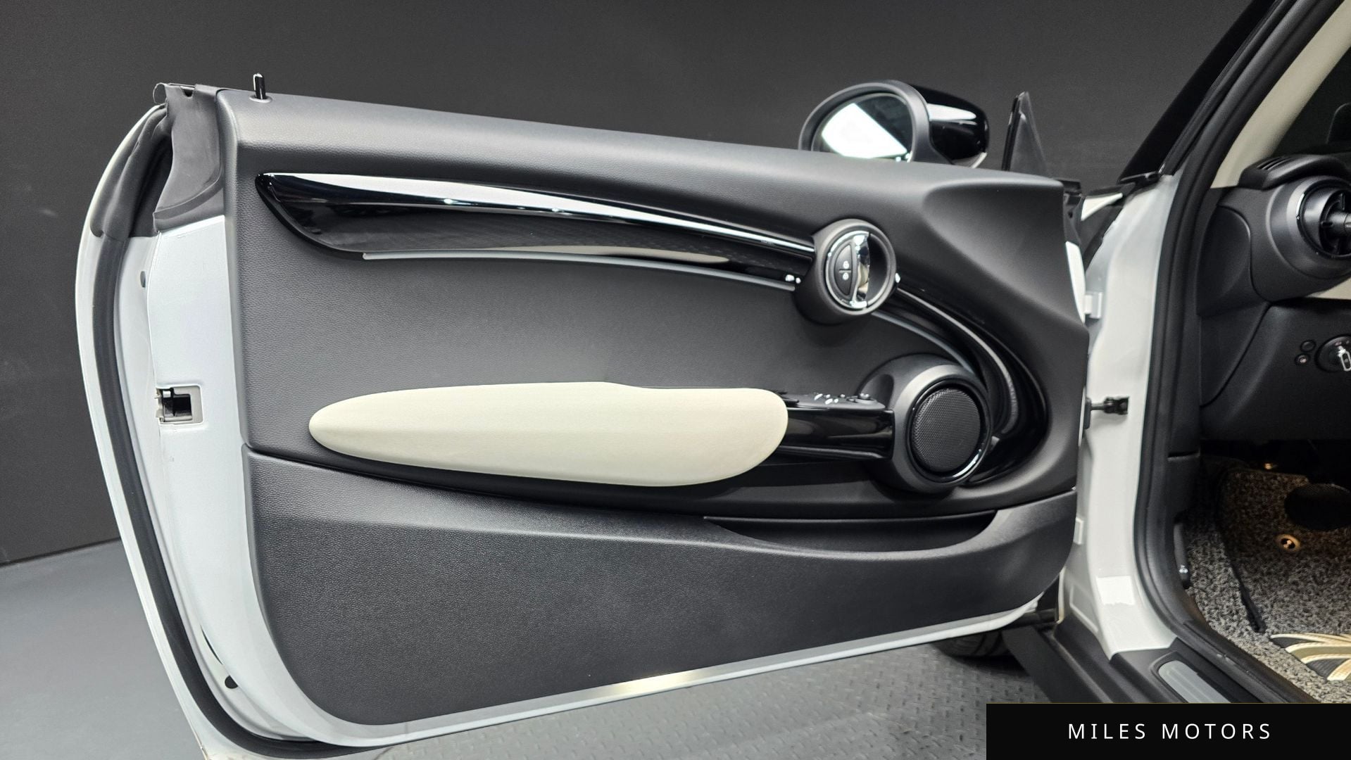 MINI 쿠퍼 S 2023 — миниатюра 13