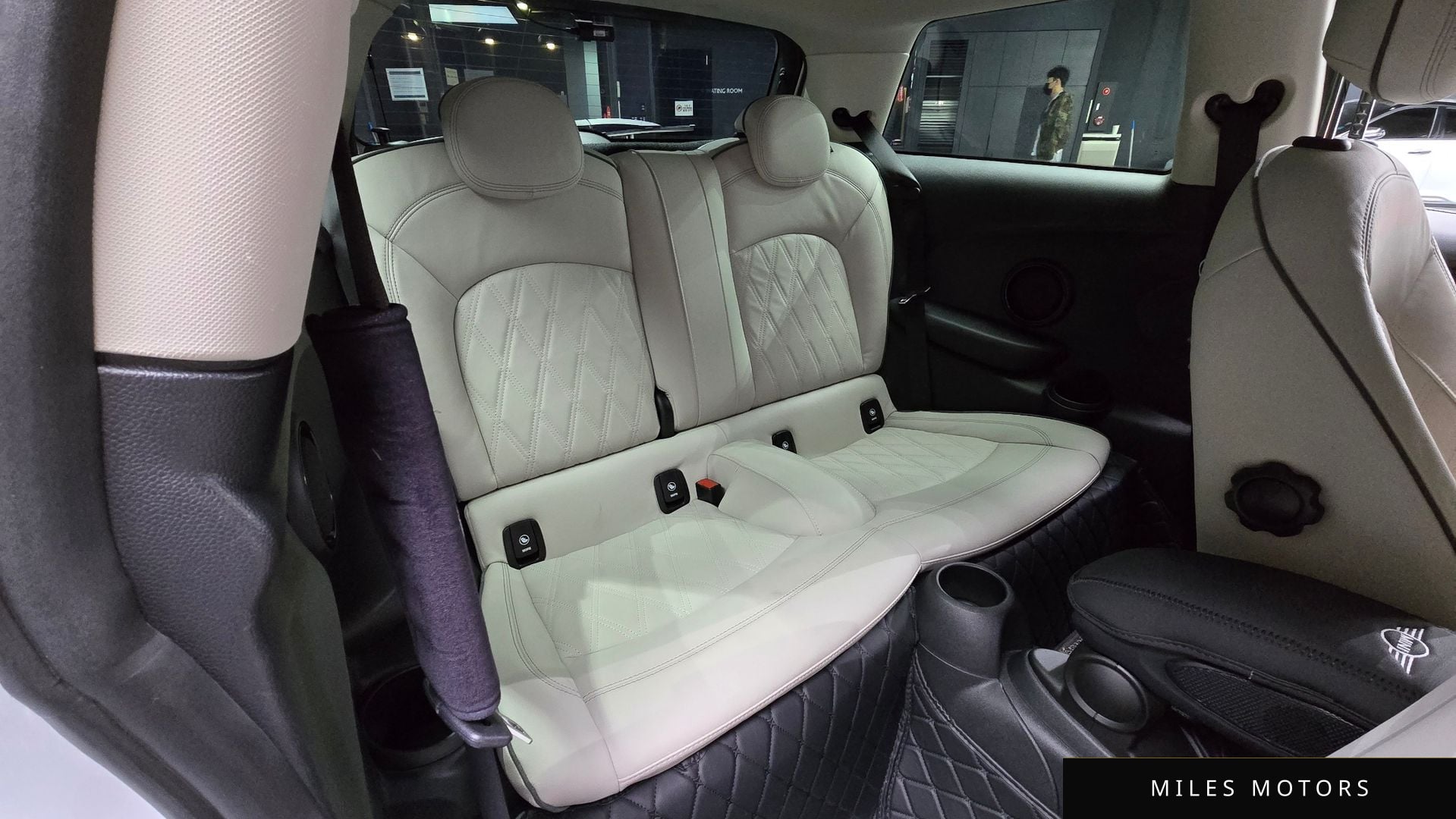 MINI 쿠퍼 S 2023 — миниатюра 15