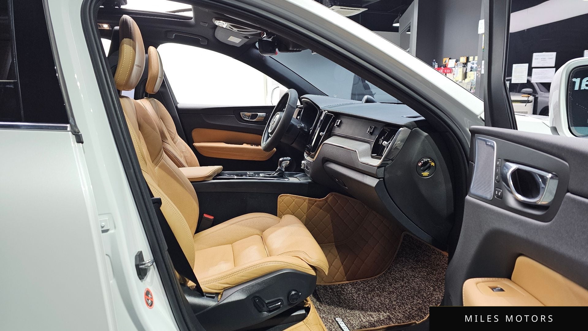 Volvo XC60 2018 — миниатюра 10