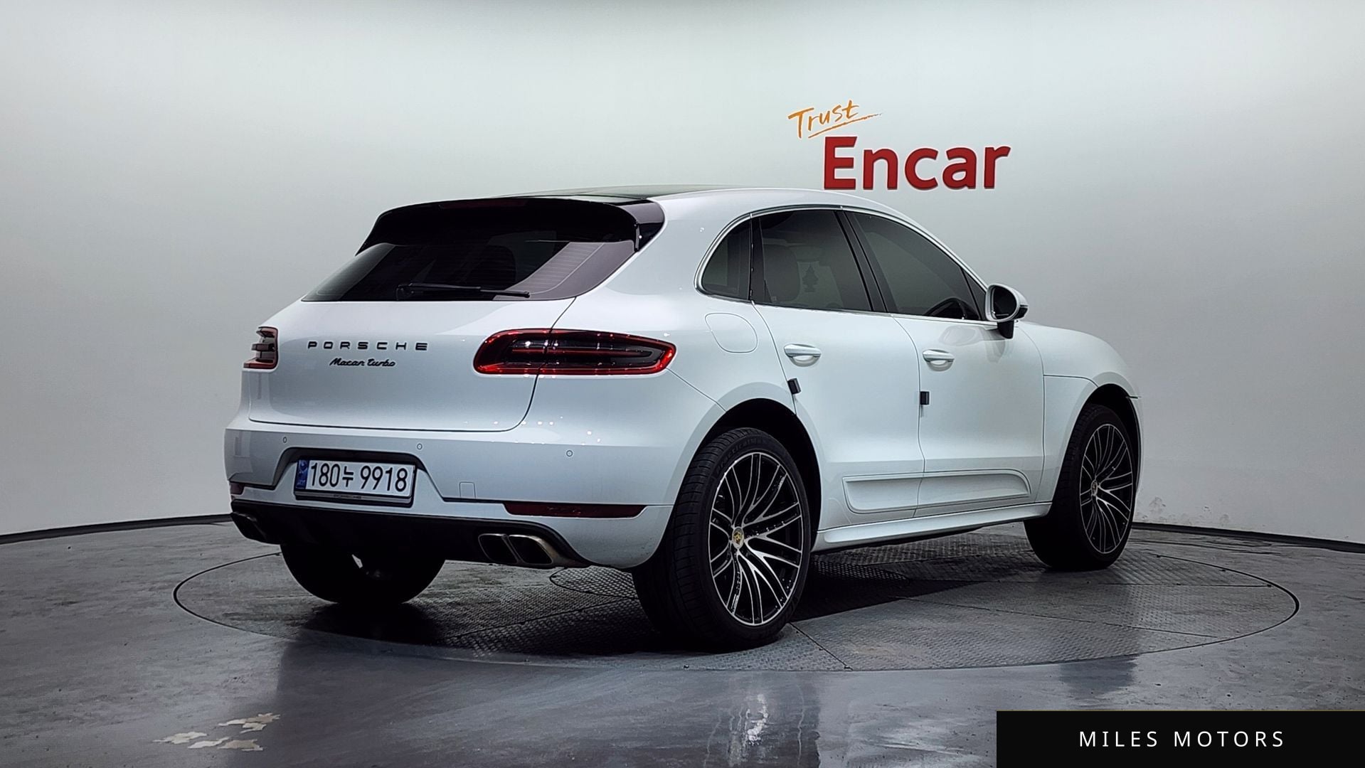 Porsche Macan 2017 — миниатюра 2