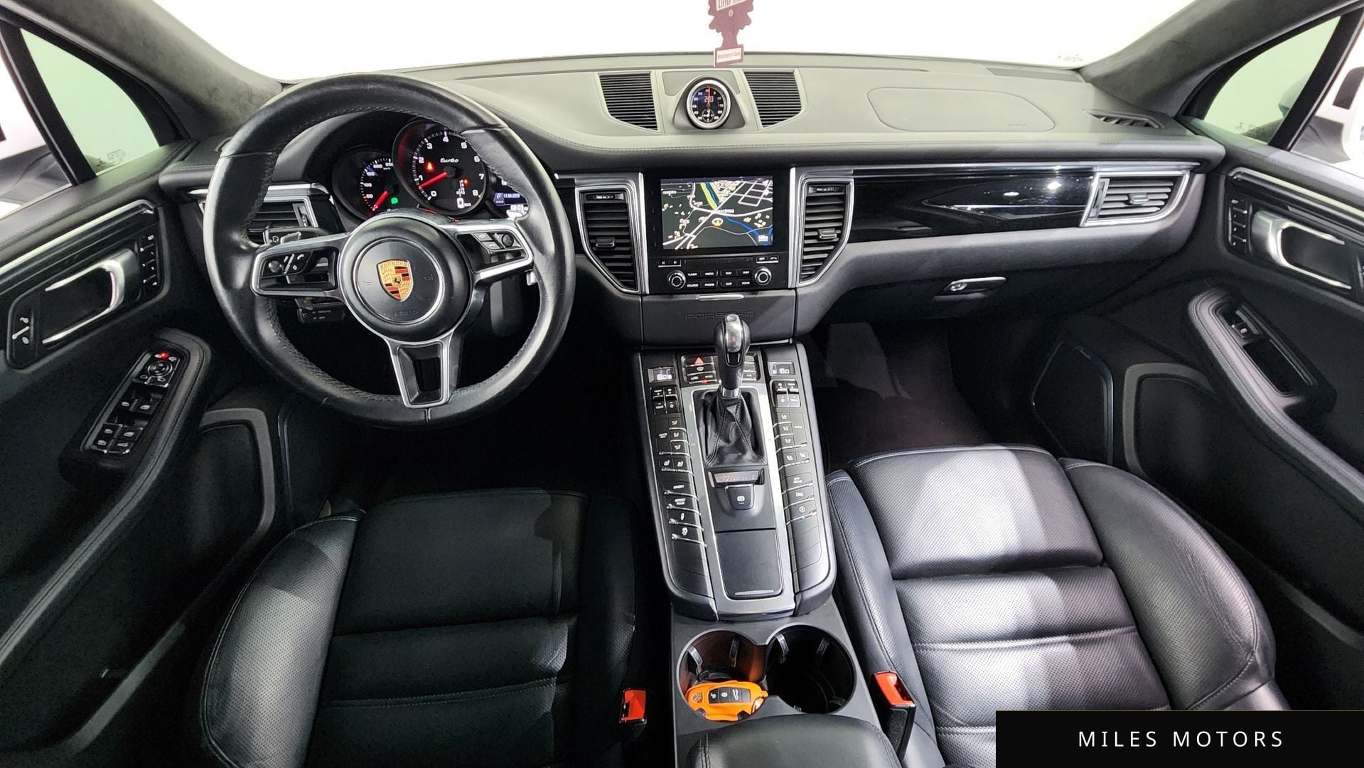 Porsche Macan 2017 — миниатюра 7
