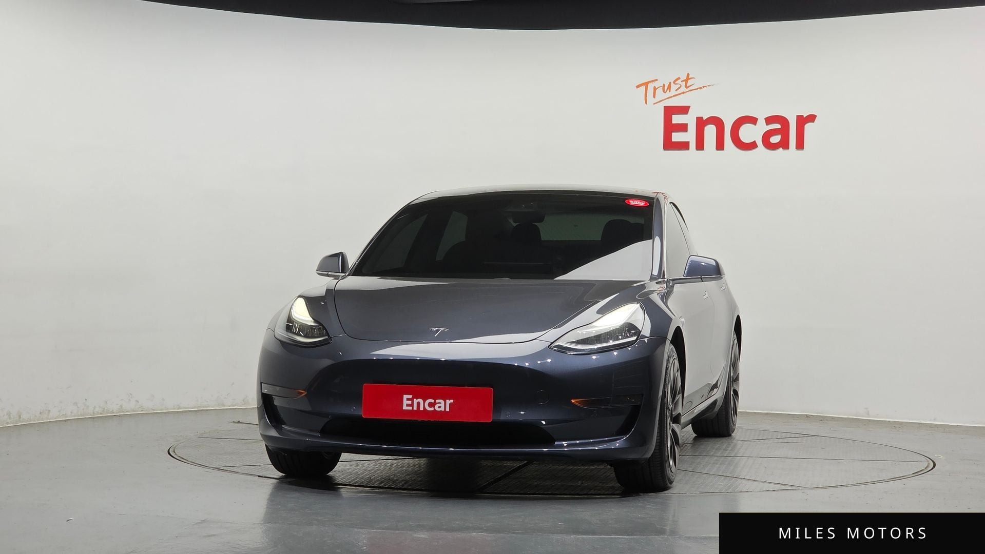 Tesla 모델 3 2020 — миниатюра 3