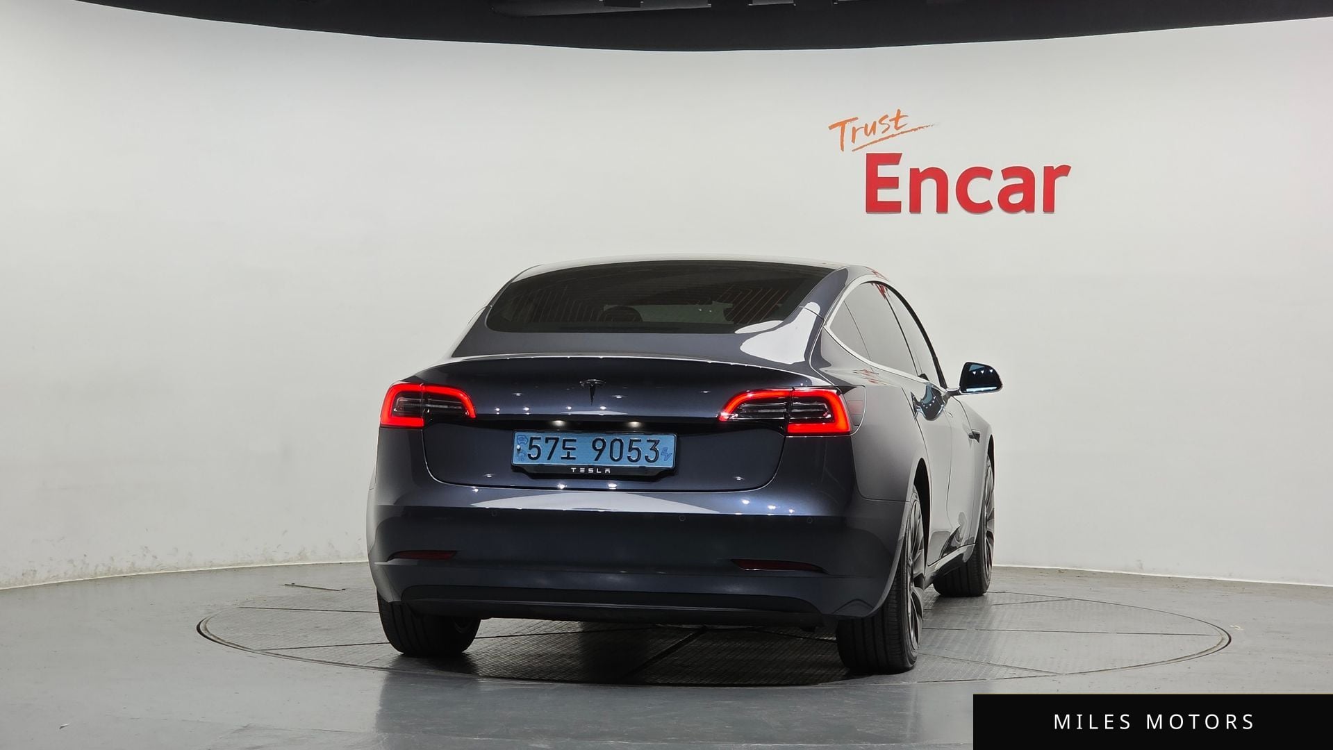 Tesla 모델 3 2020 — миниатюра 4