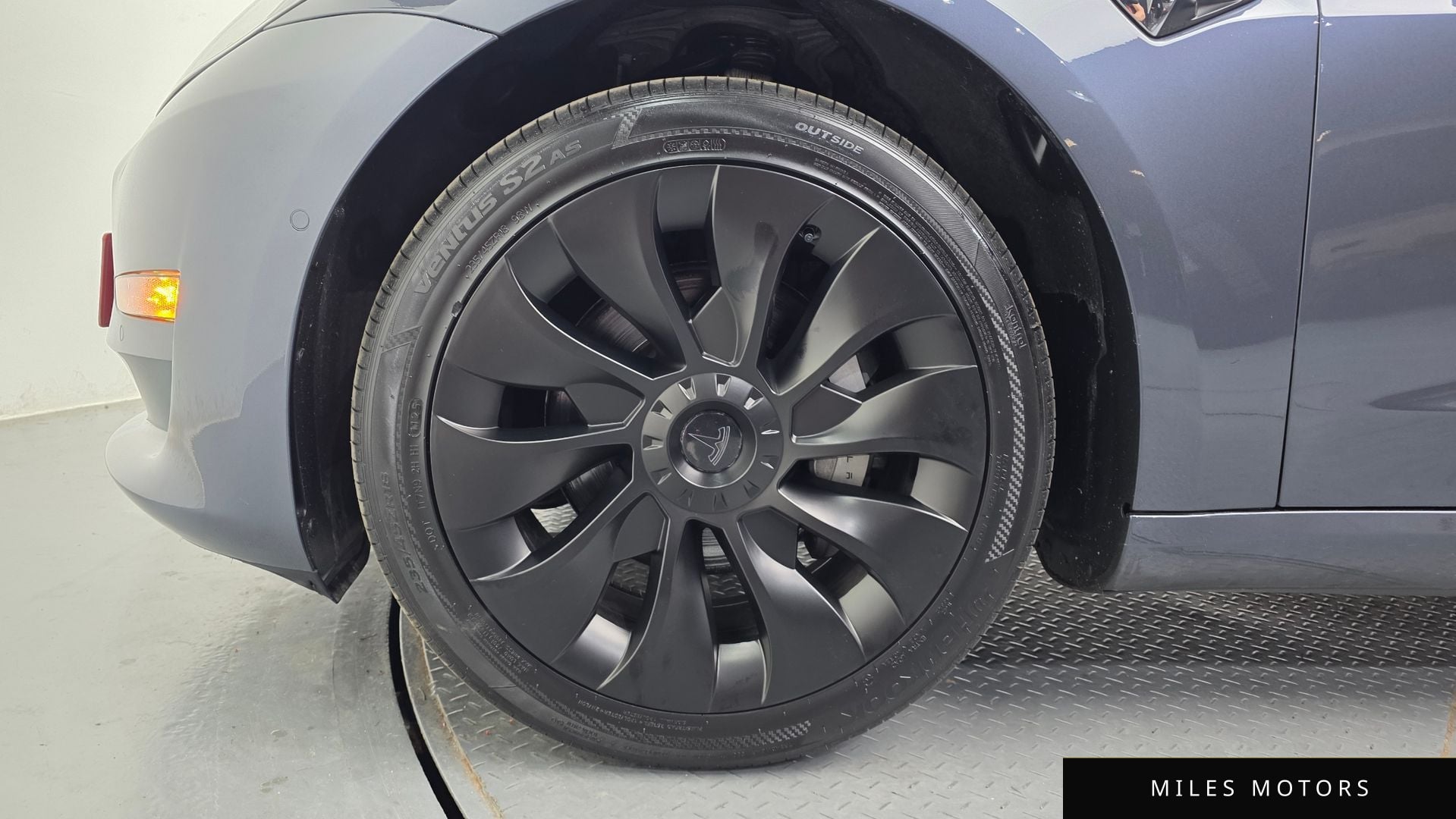 Tesla 모델 3 2020 — миниатюра 5