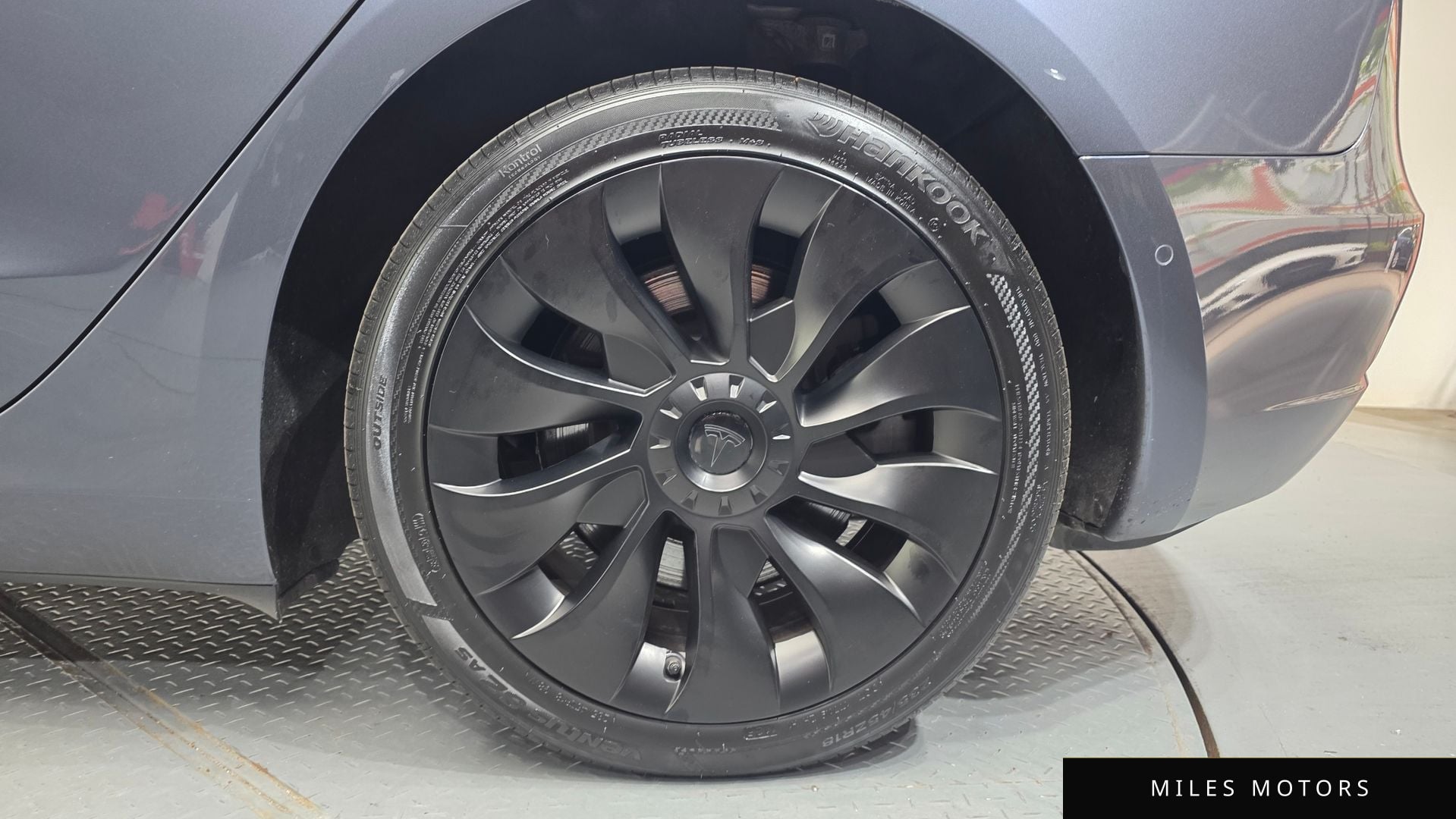 Tesla 모델 3 2020 — миниатюра 7