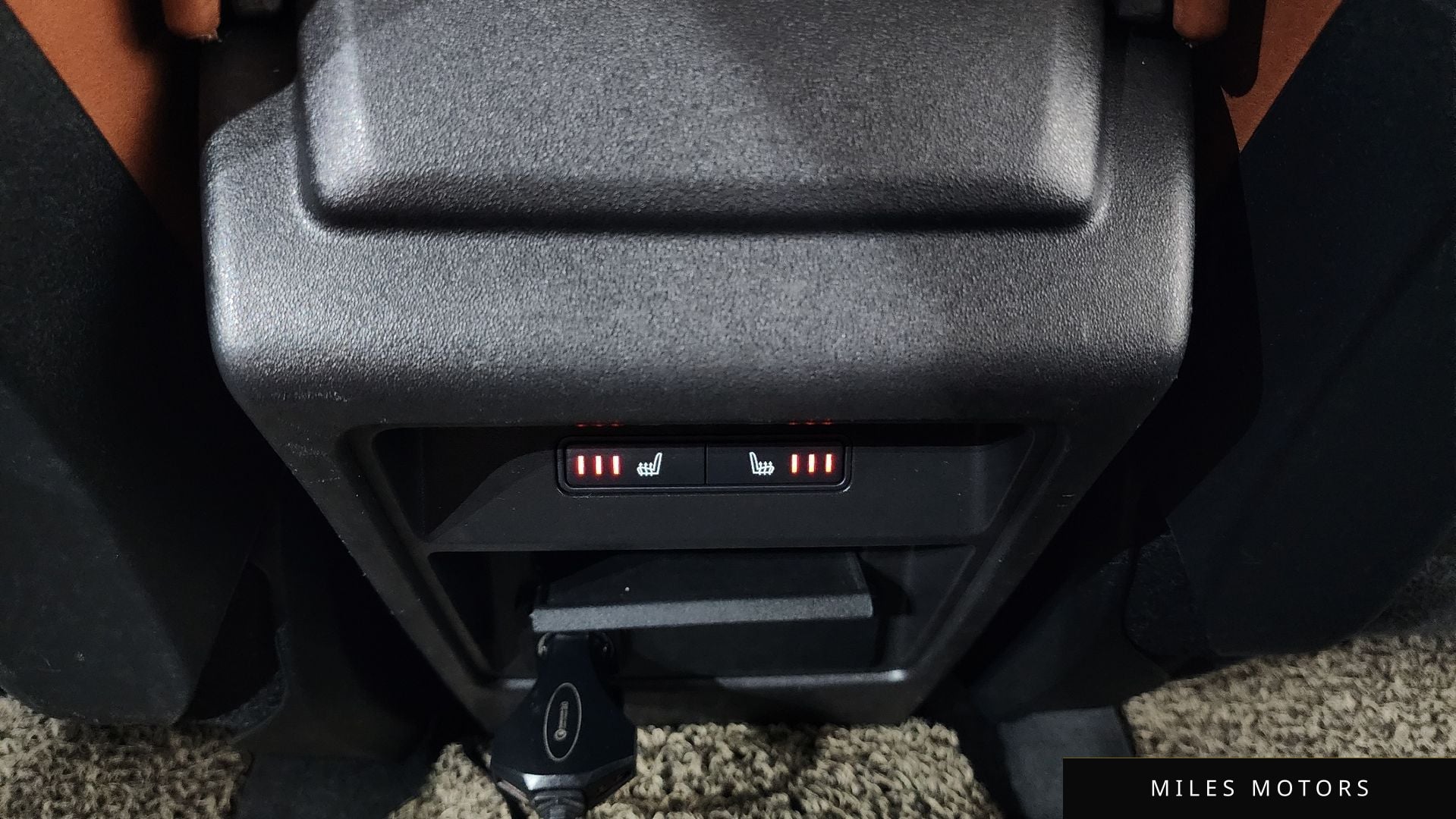 Land Rover Discovery Sport 2016 — миниатюра 19