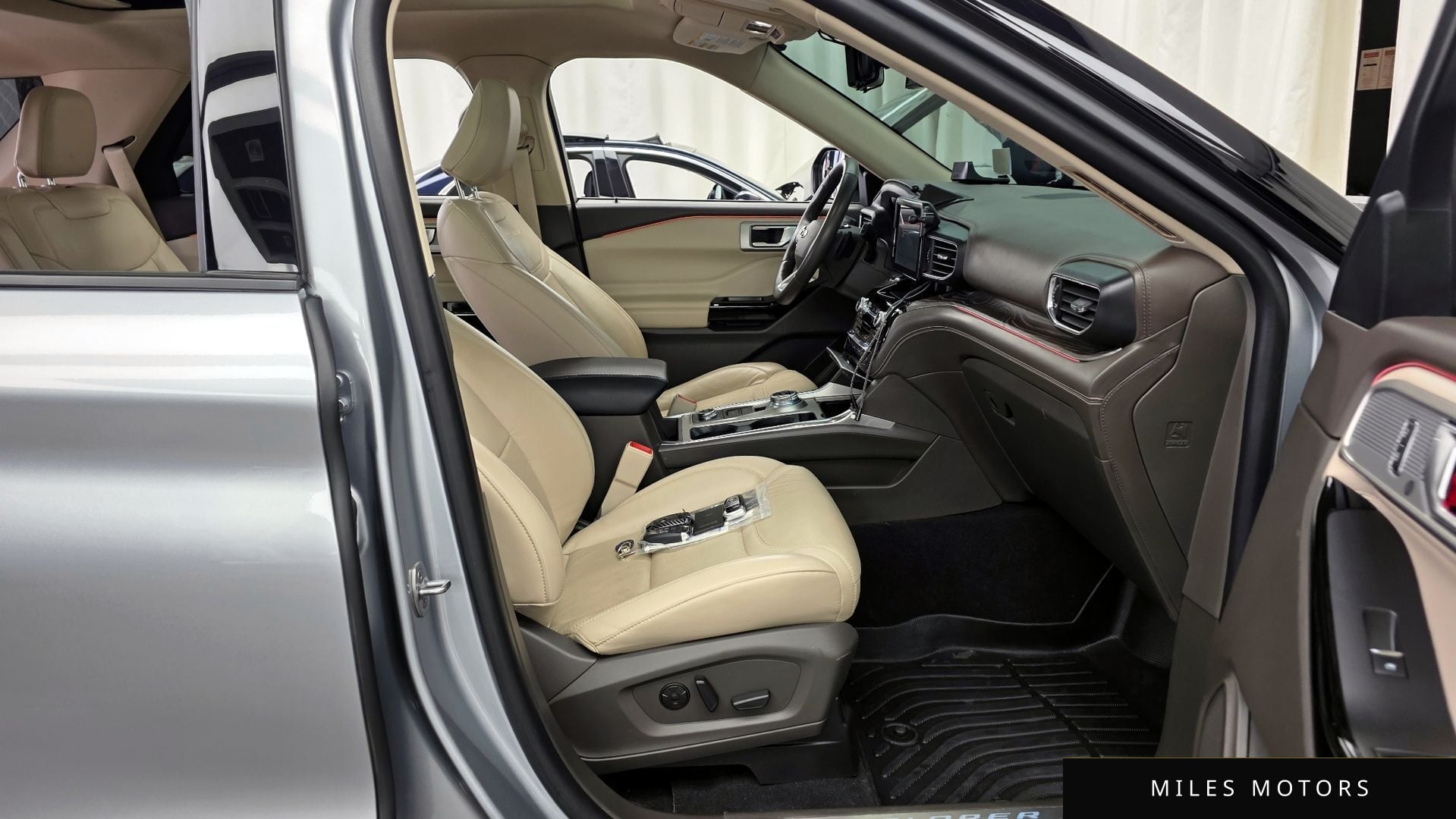 Ford Explorer 2021 — миниатюра 11