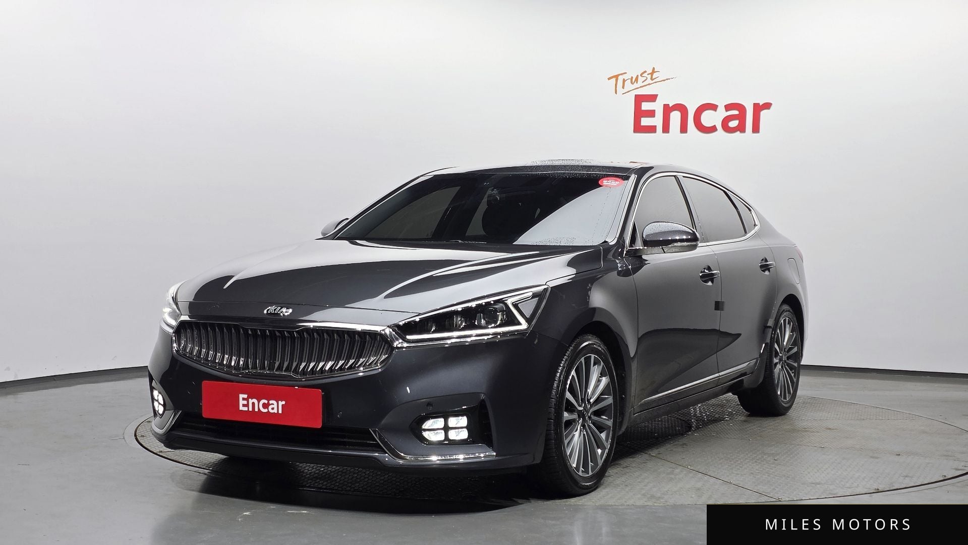 Kia K7 2017 — фото 1 из 12