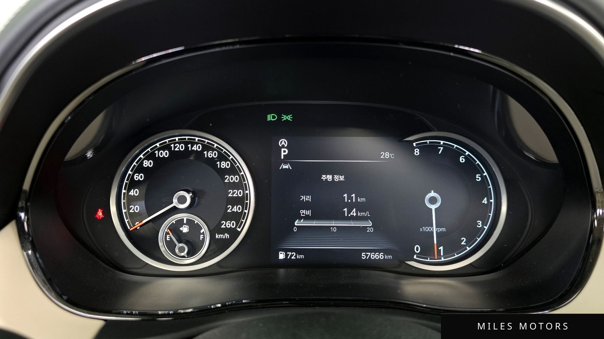 Genesis GV70 2022 — миниатюра 11