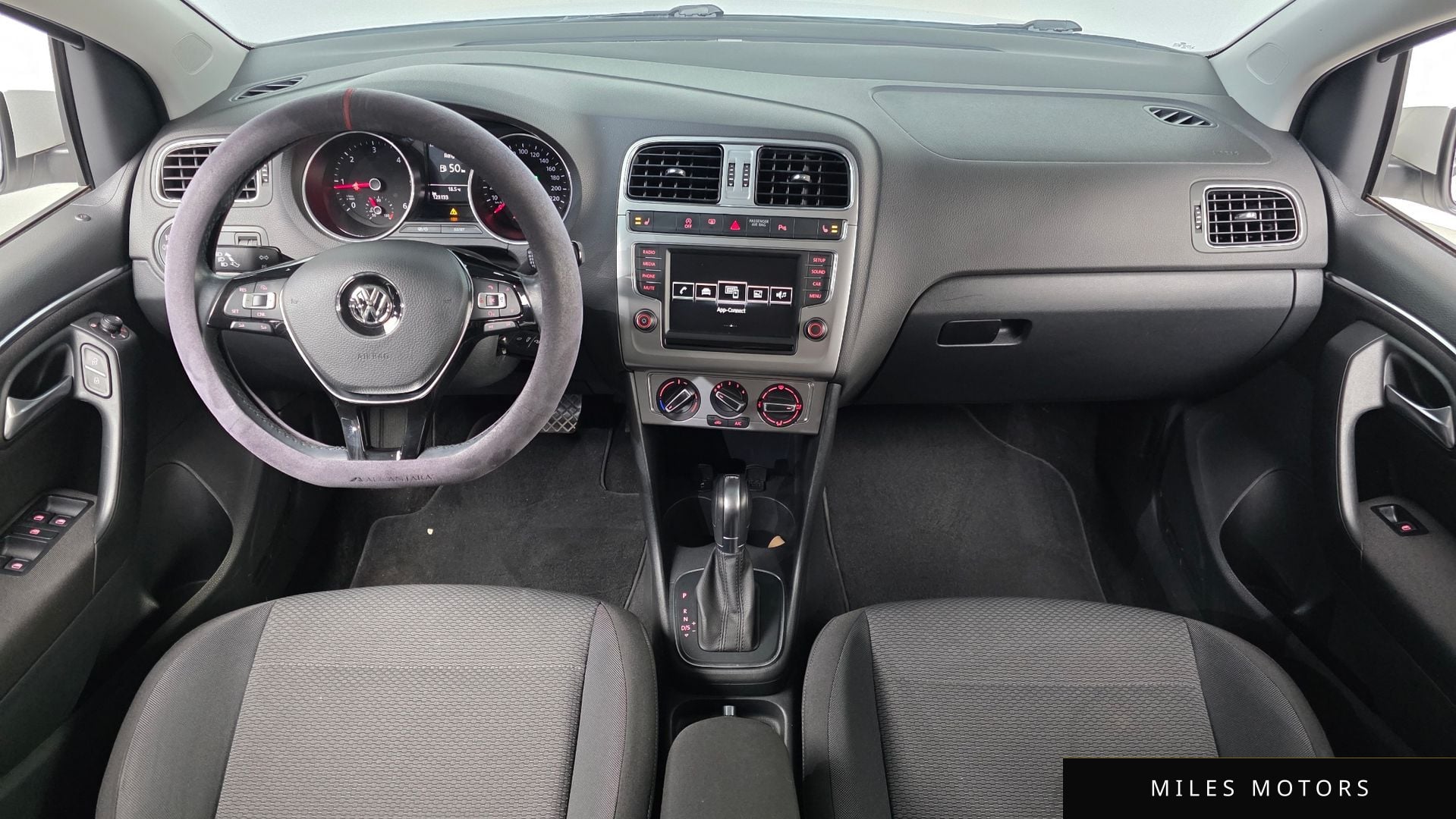 Volkswagen Polo 2016 — миниатюра 7