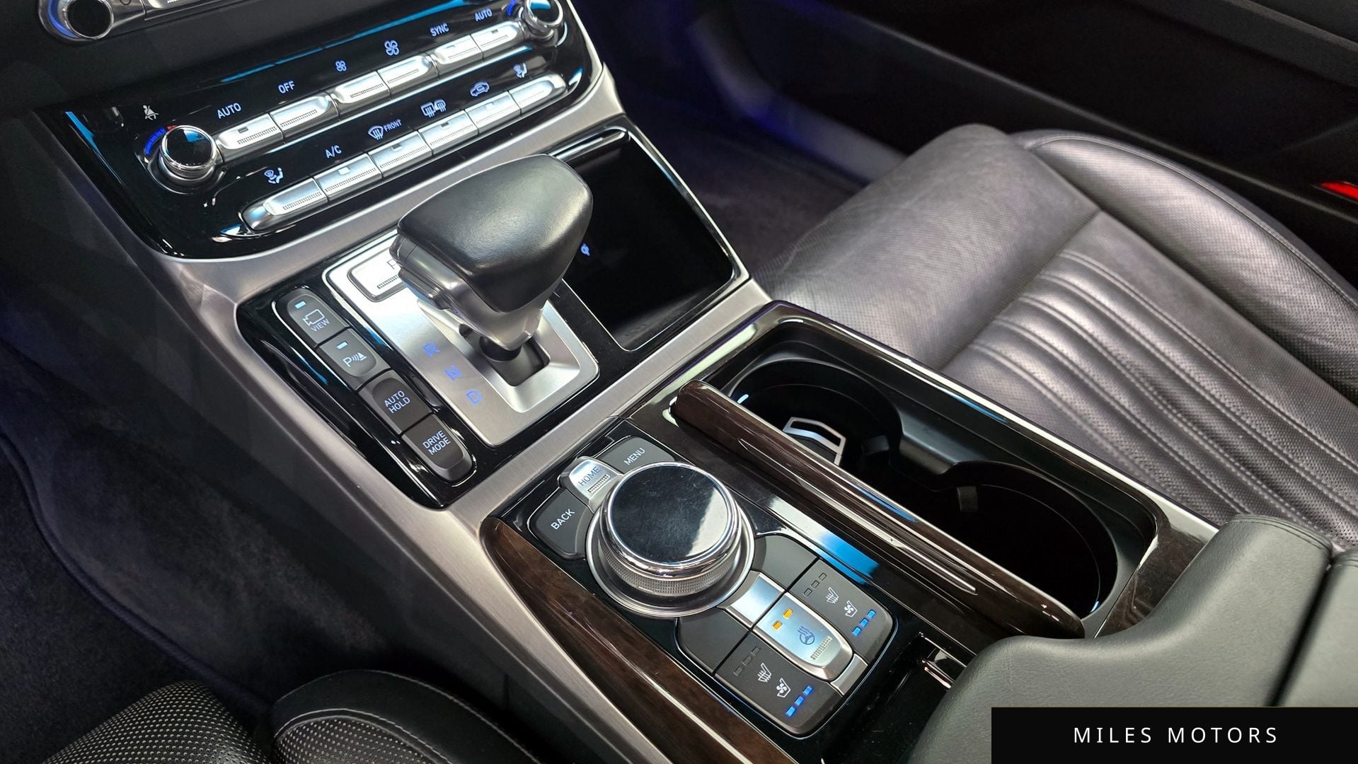 Genesis EQ900 2016 — миниатюра 9