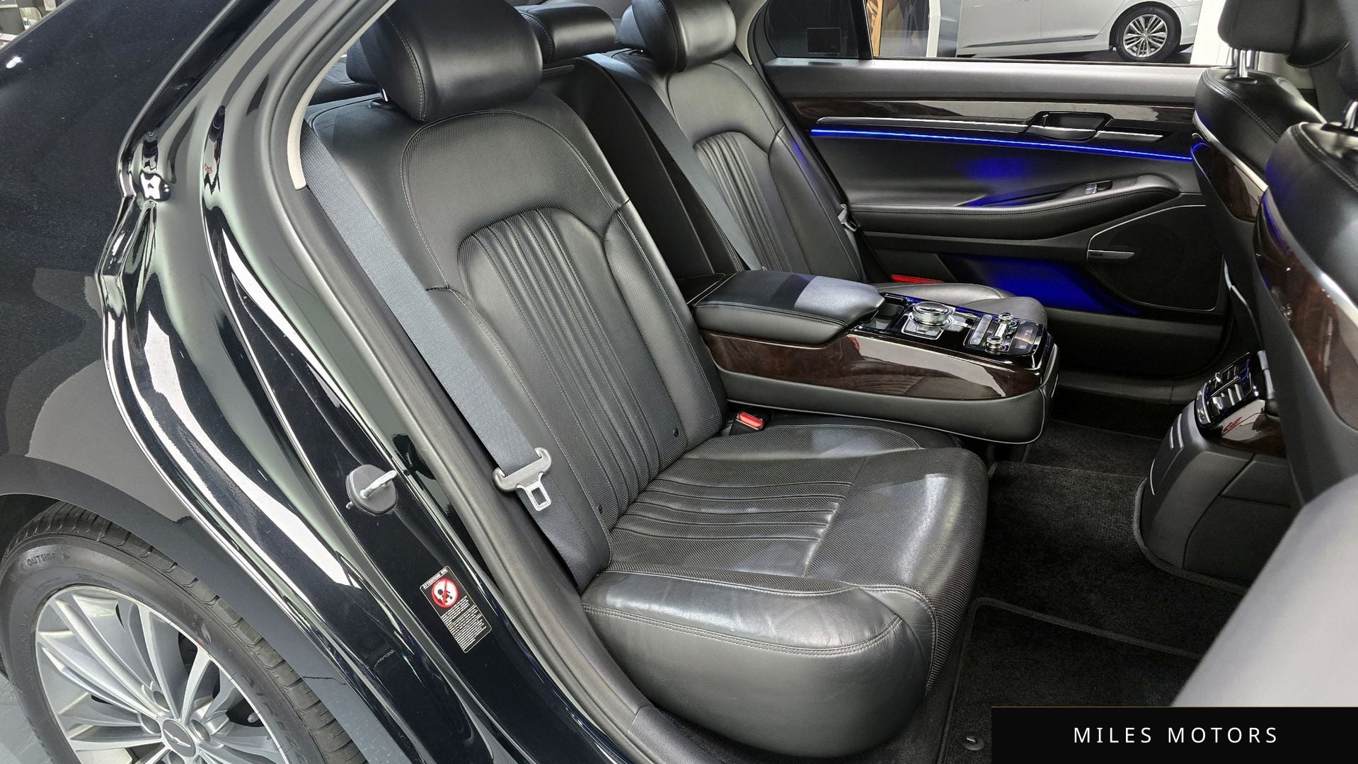 Genesis EQ900 2016 — миниатюра 11
