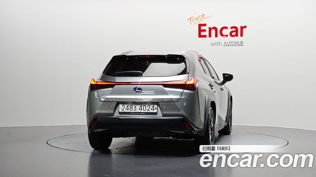 Лексус UX250h 2020 — миниатюра 4