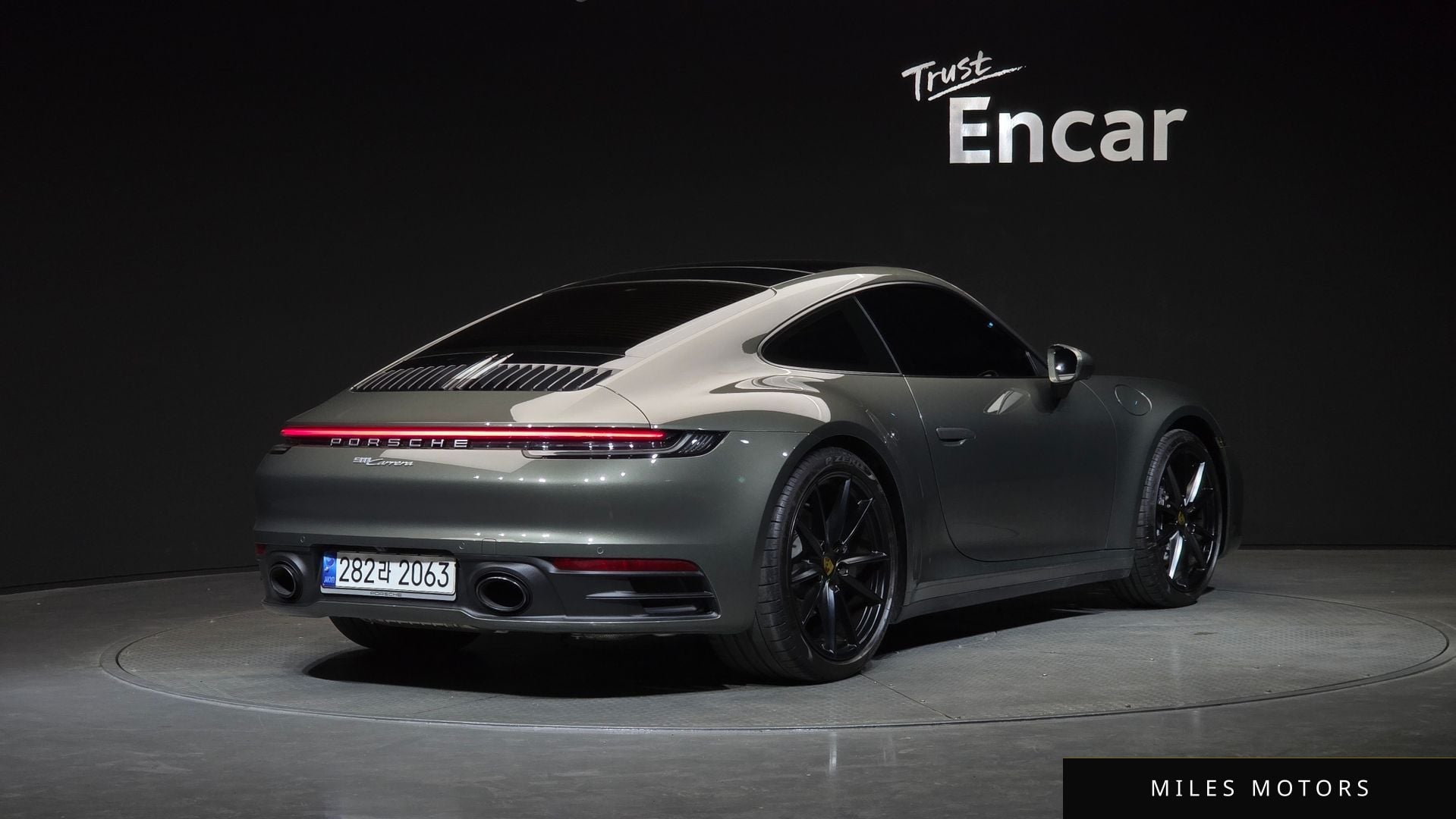 Porsche 911 (992) 2021 — миниатюра 2