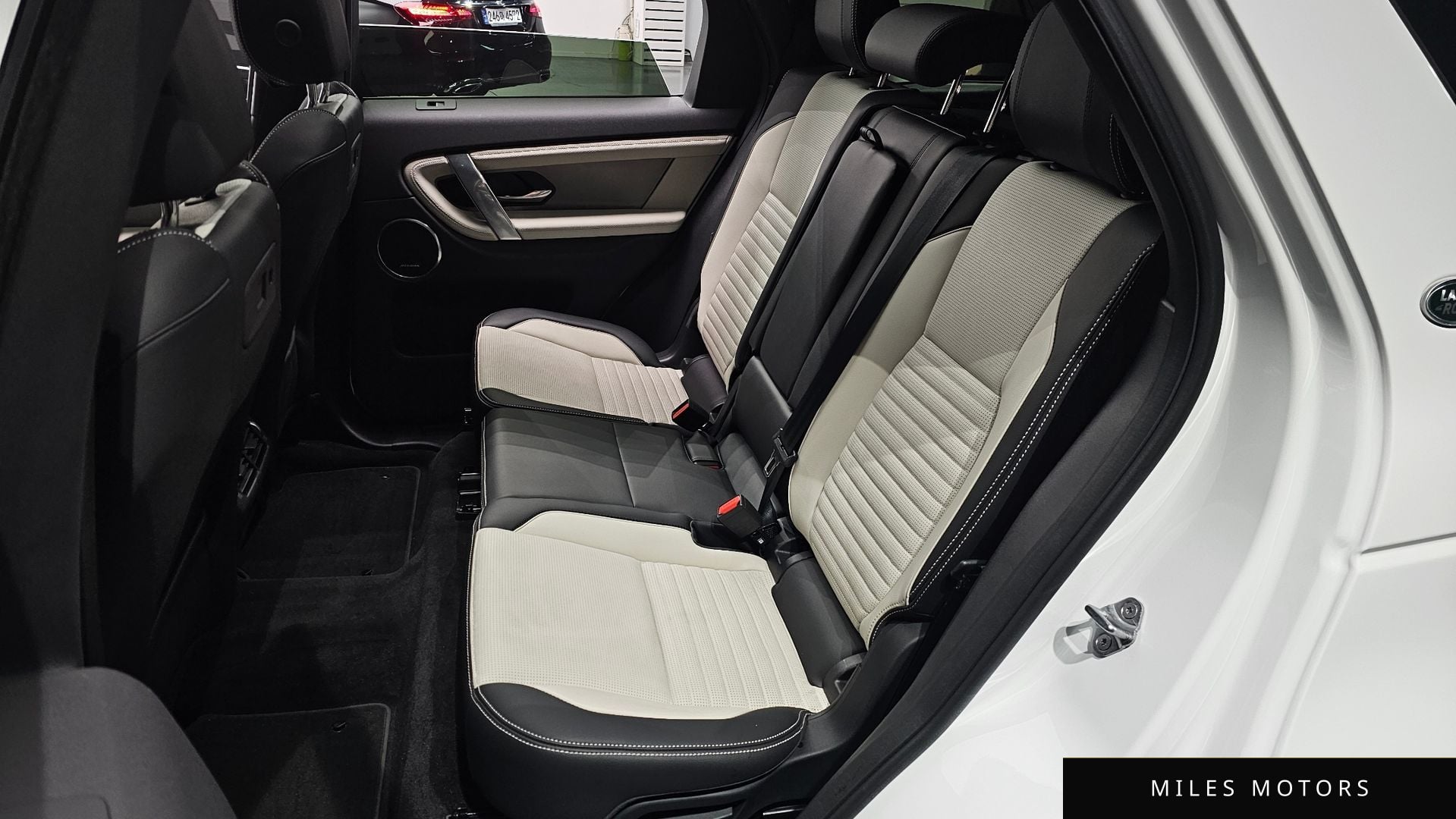 Land Rover Discovery Sport 2025 — миниатюра 11