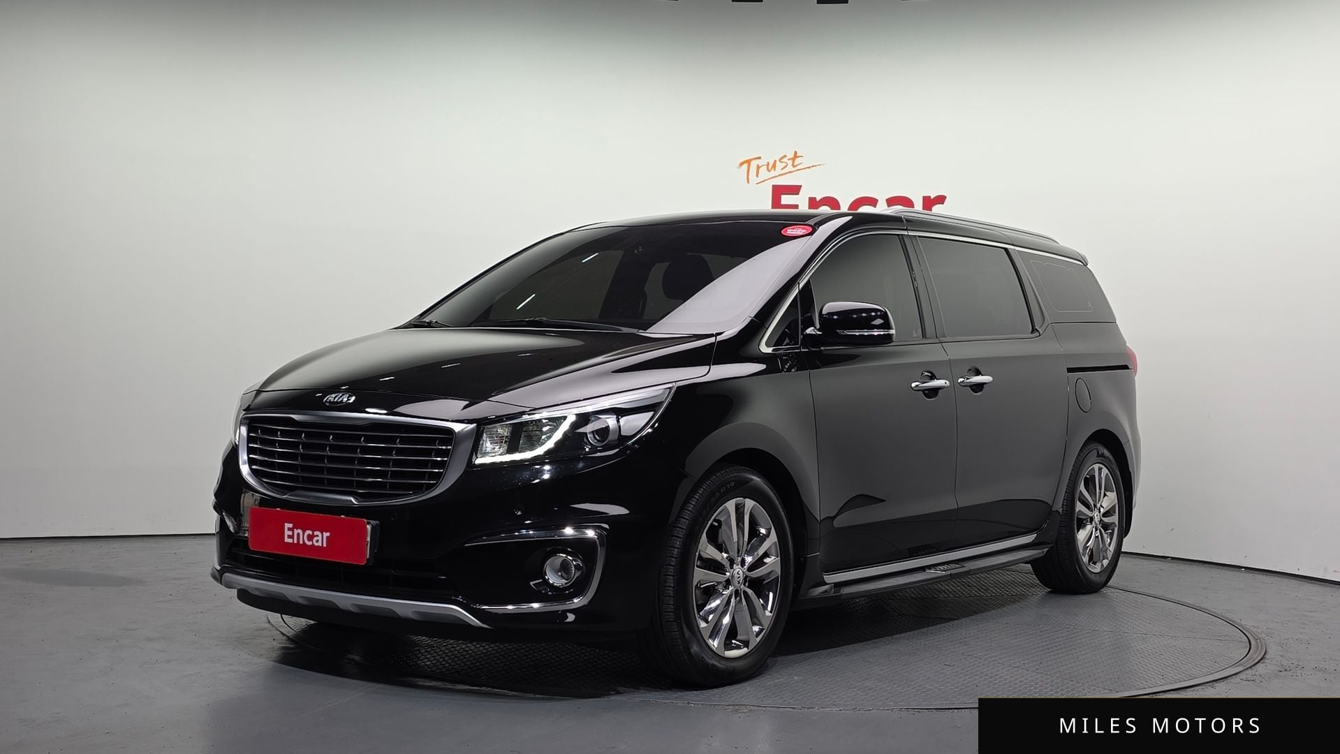 Kia Canival 2018 — фото 1 из 12