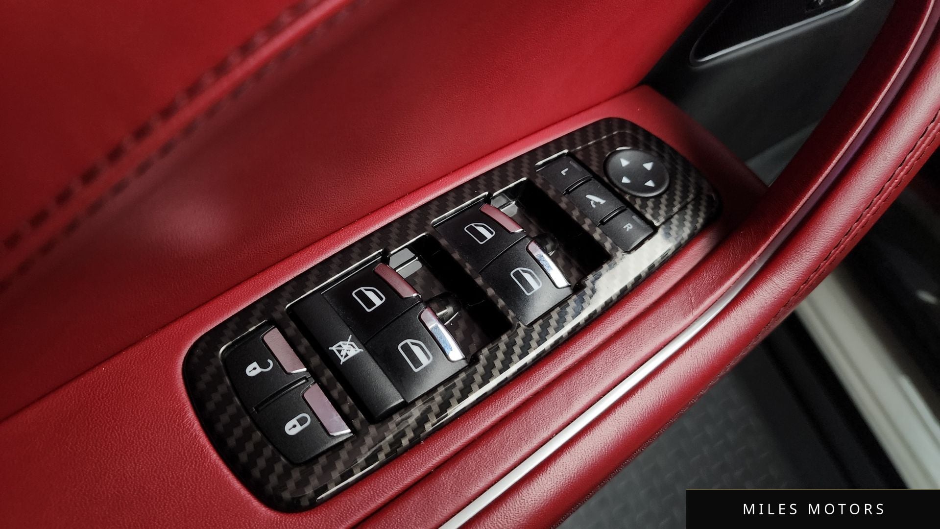 Maserati 르반떼 2018 — миниатюра 30