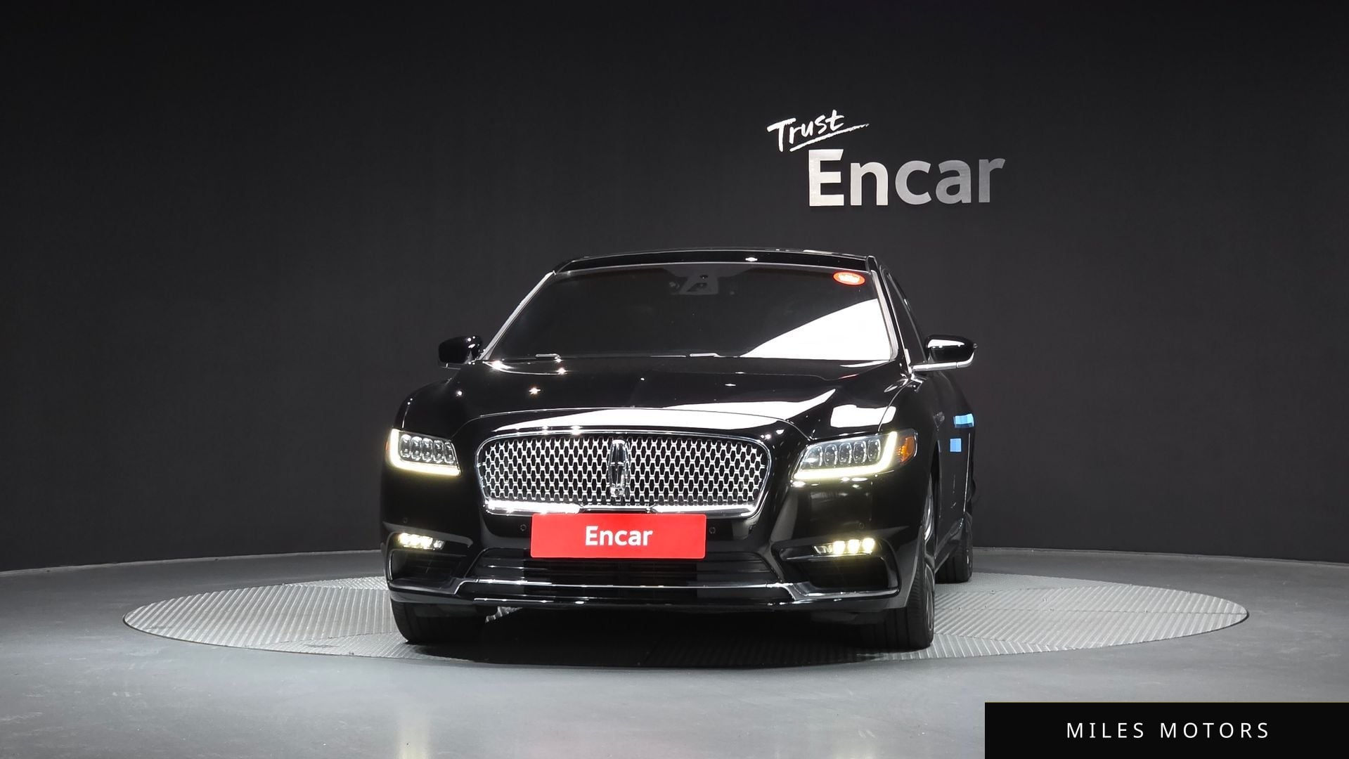 Lincoln Continental 2017 — миниатюра 3
