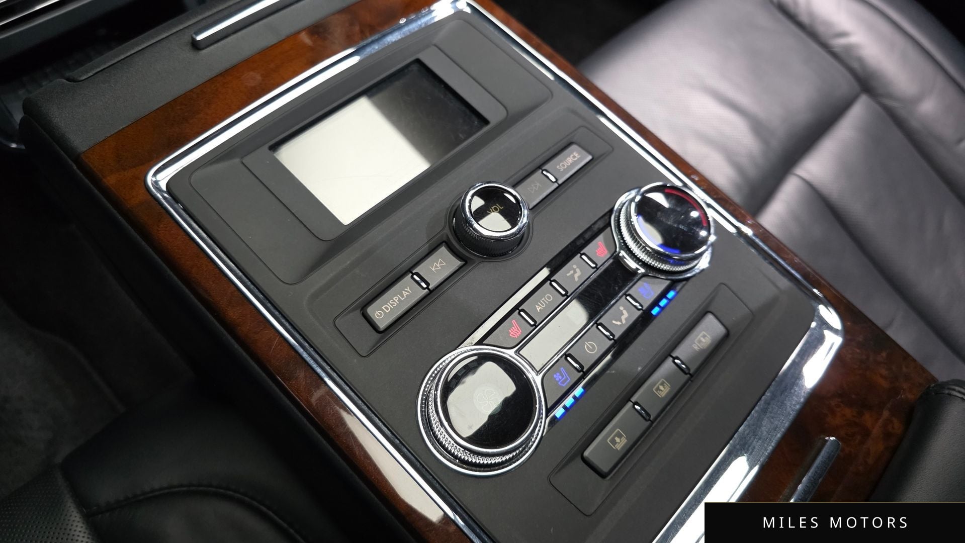 Lincoln Continental 2017 — миниатюра 18