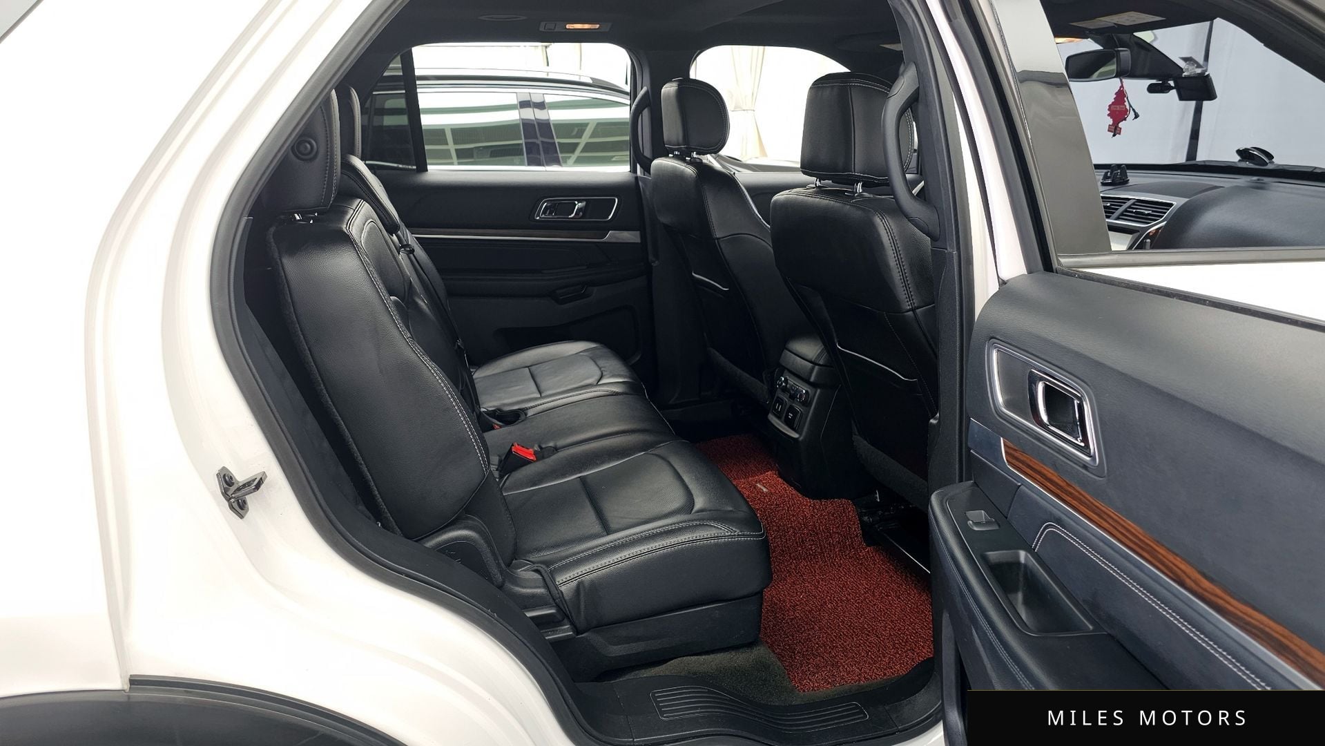 Ford Explorer 2017 — миниатюра 18