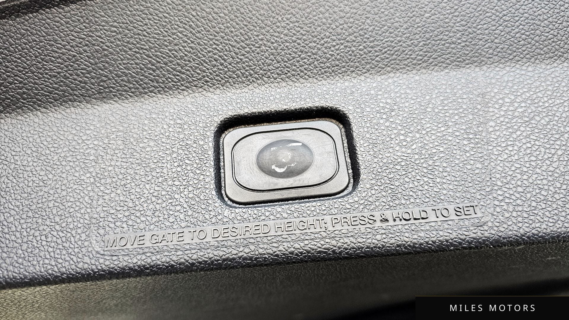 Ford Explorer 2017 — миниатюра 31