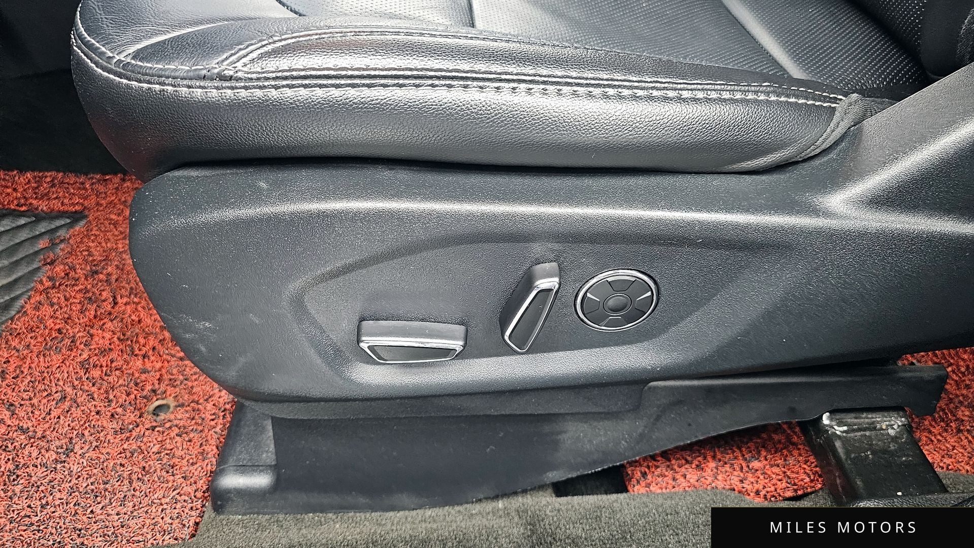 Ford Explorer 2017 — миниатюра 32