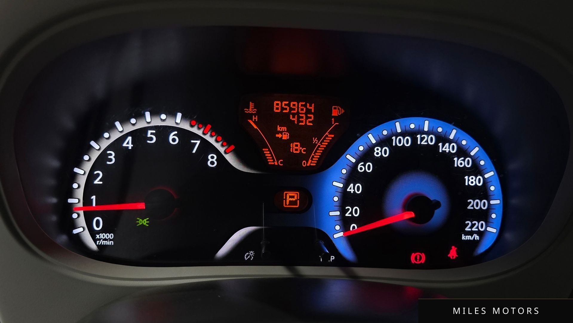 Nissan 큐브 2011 — миниатюра 8