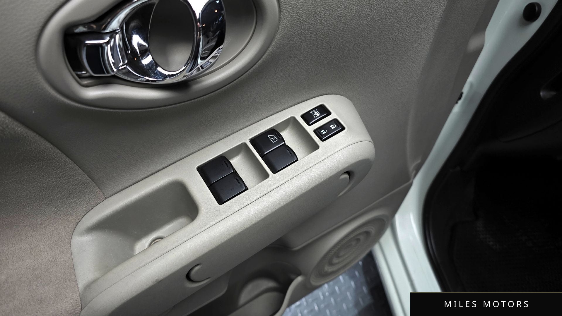Nissan 큐브 2011 — миниатюра 17