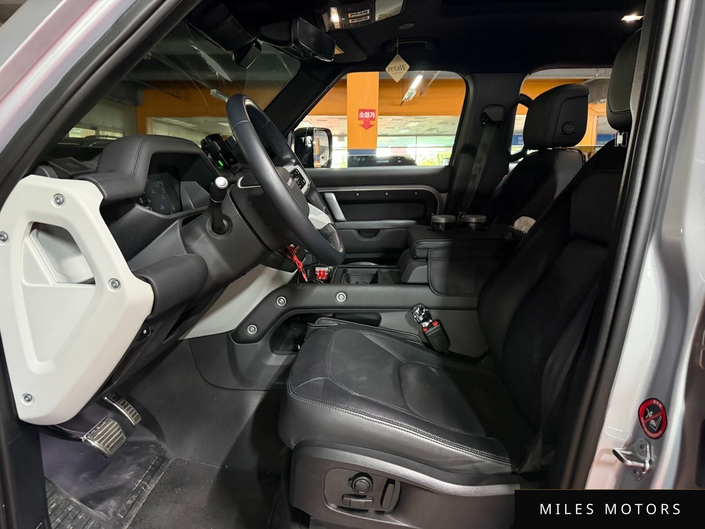 Land Rover Defender 2024 — миниатюра 10