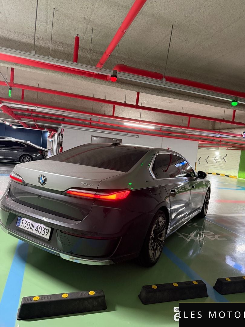 BMW 7시리즈 (G70) 2023 — миниатюра 2