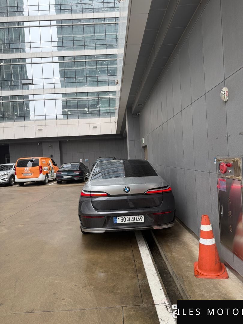 BMW 7시리즈 (G70) 2023 — миниатюра 4