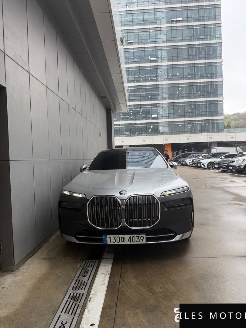 BMW 7시리즈 (G70) 2023 — миниатюра 6