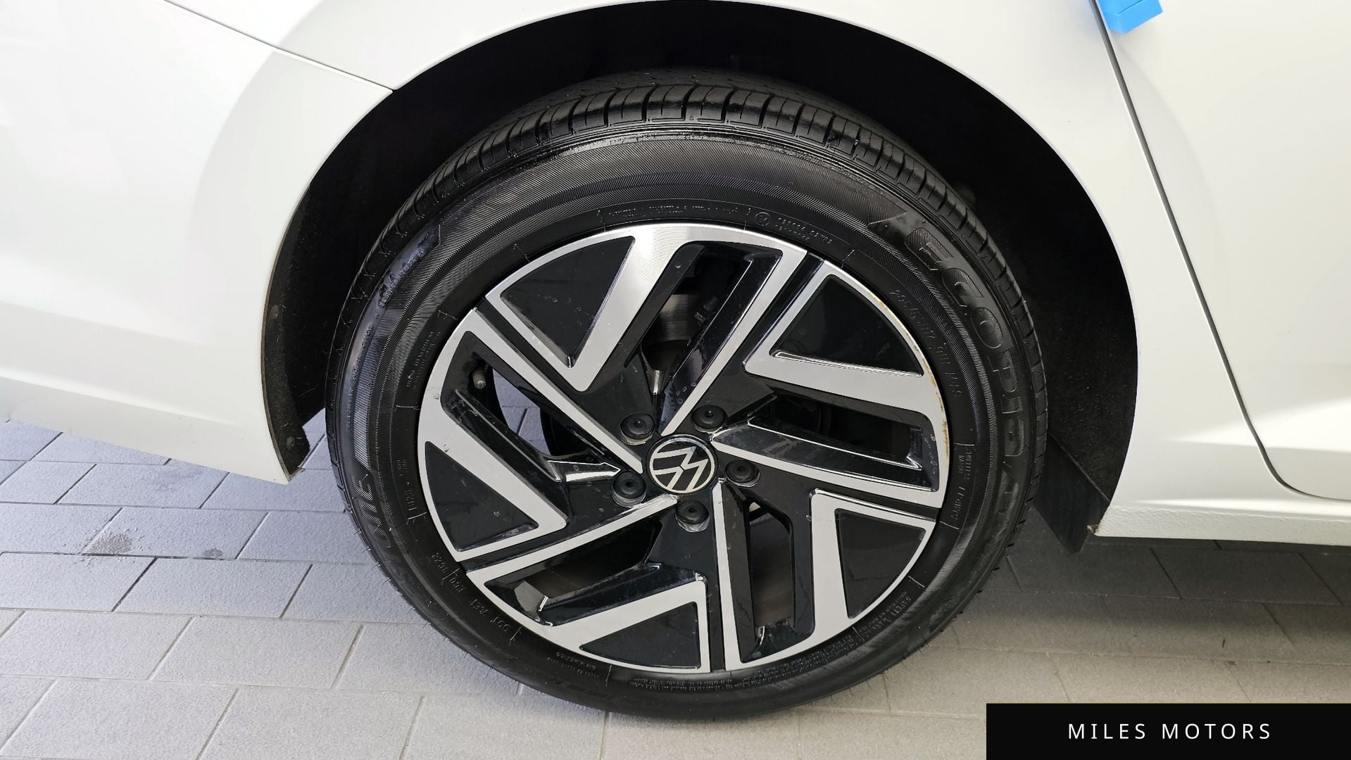Volkswagen 제타 2023 — миниатюра 5