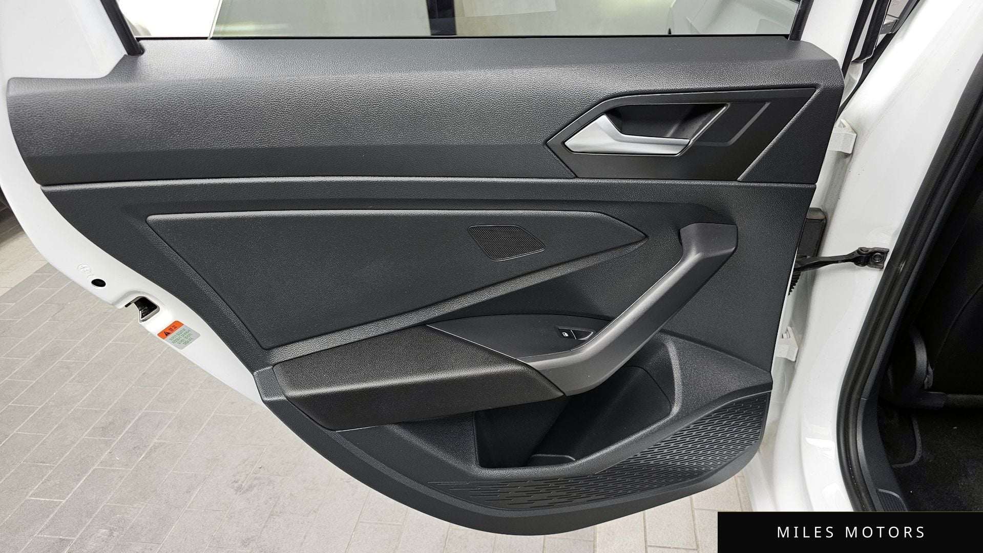 Volkswagen 제타 2023 — миниатюра 15