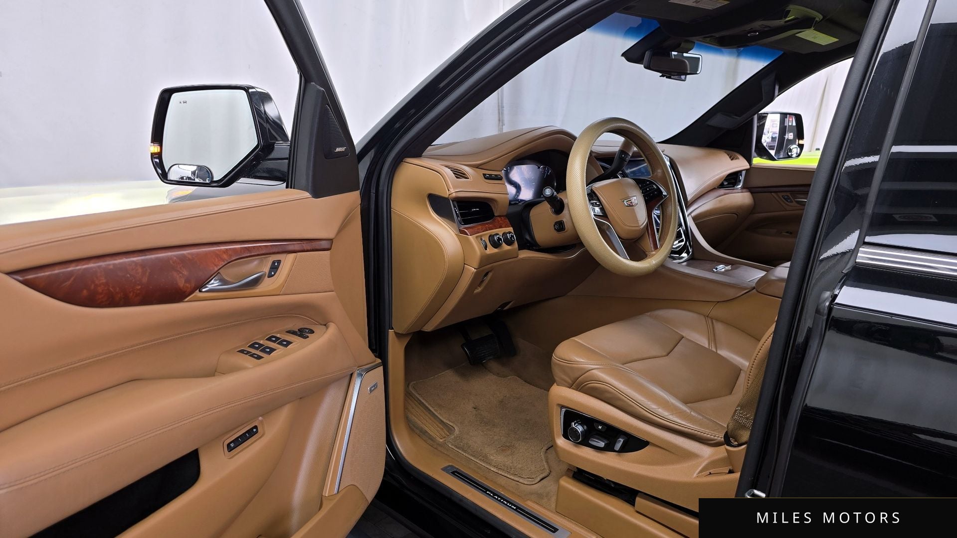 Cadillac 에스컬레이드 2017 — миниатюра 10