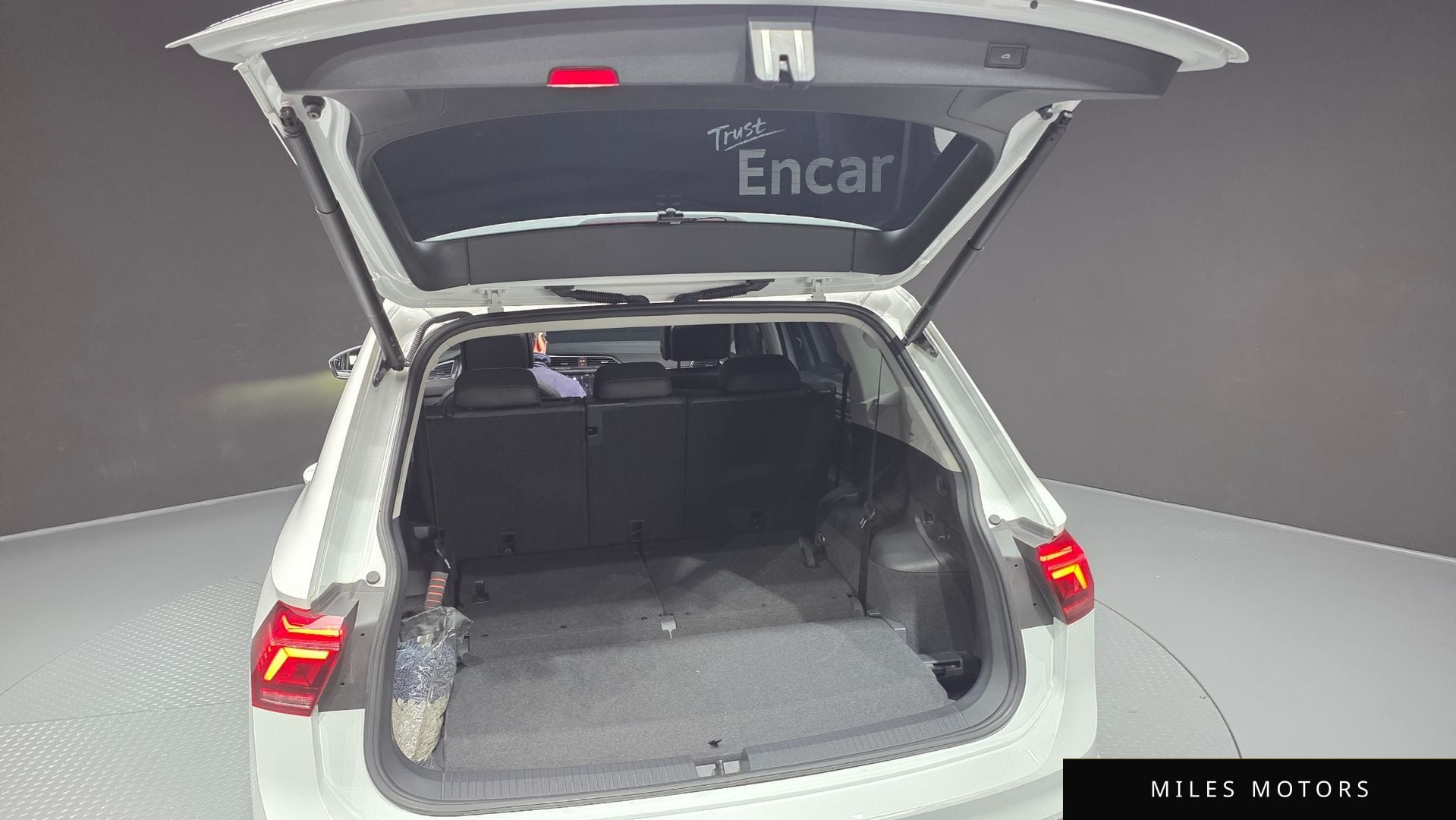 Volkswagen Tiguan 2023 — миниатюра 20