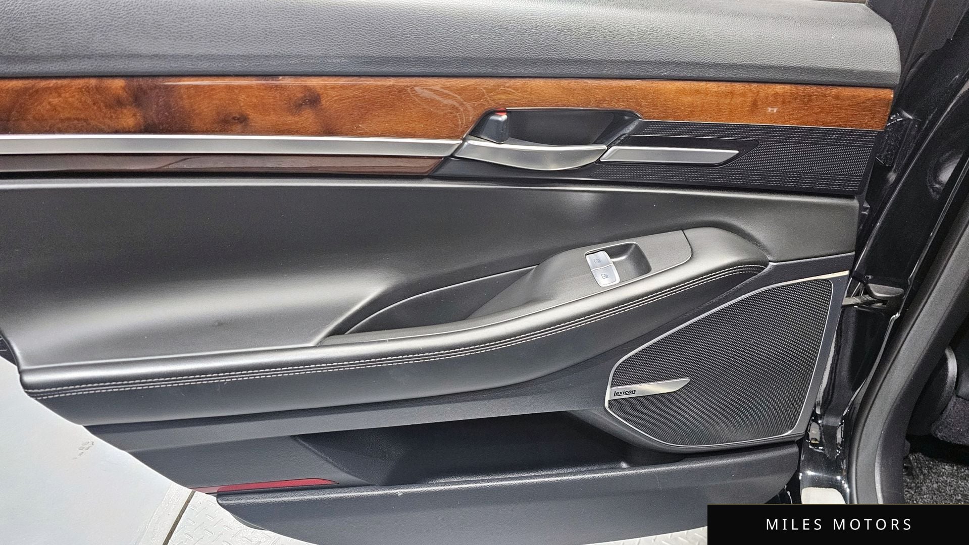 Genesis EQ900 2016 — миниатюра 14
